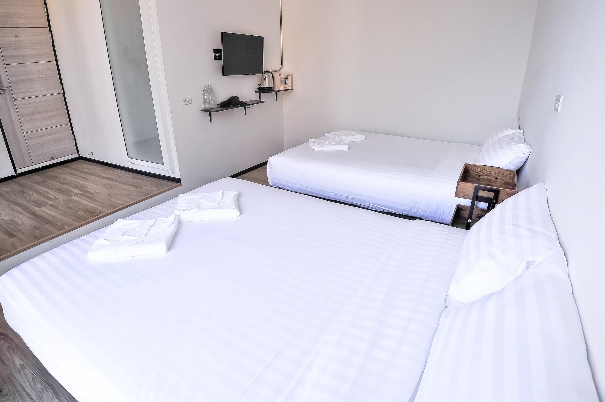 Glur Phuket Patong Beach Kültér fotó